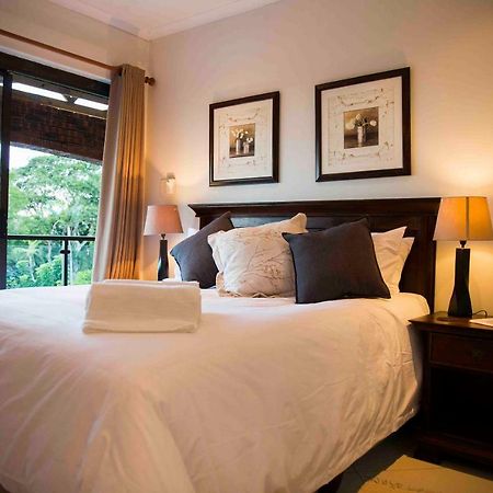 Palmwood Guesthouse Amanzimtoti Bagian luar foto