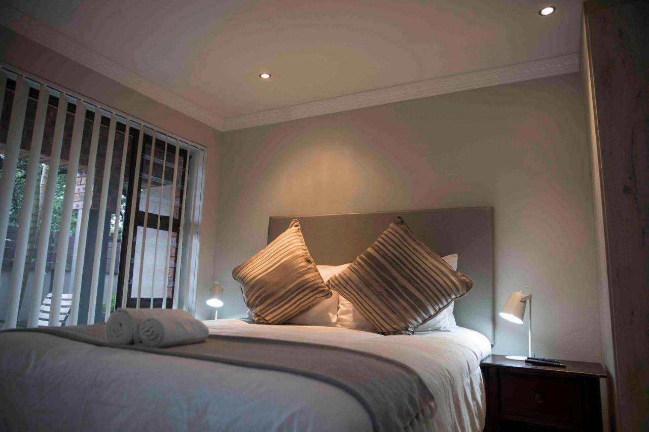 Palmwood Guesthouse Amanzimtoti Bagian luar foto