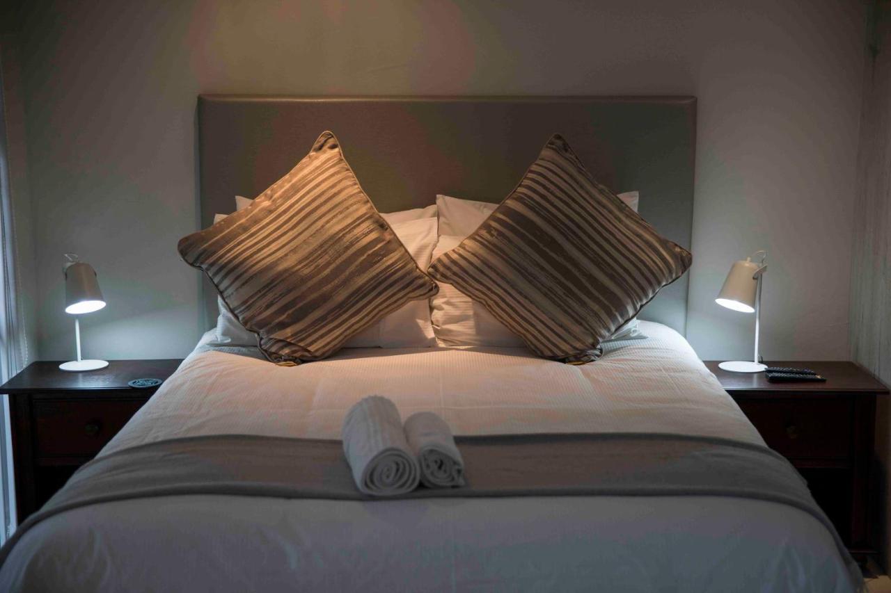 Palmwood Guesthouse Amanzimtoti Bagian luar foto