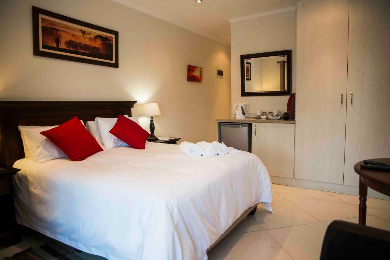 Palmwood Guesthouse Amanzimtoti Bagian luar foto