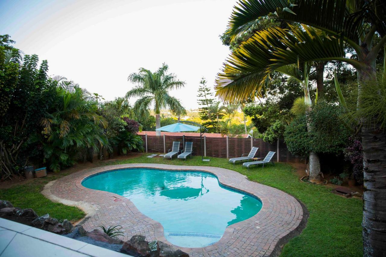 Palmwood Guesthouse Amanzimtoti Bagian luar foto