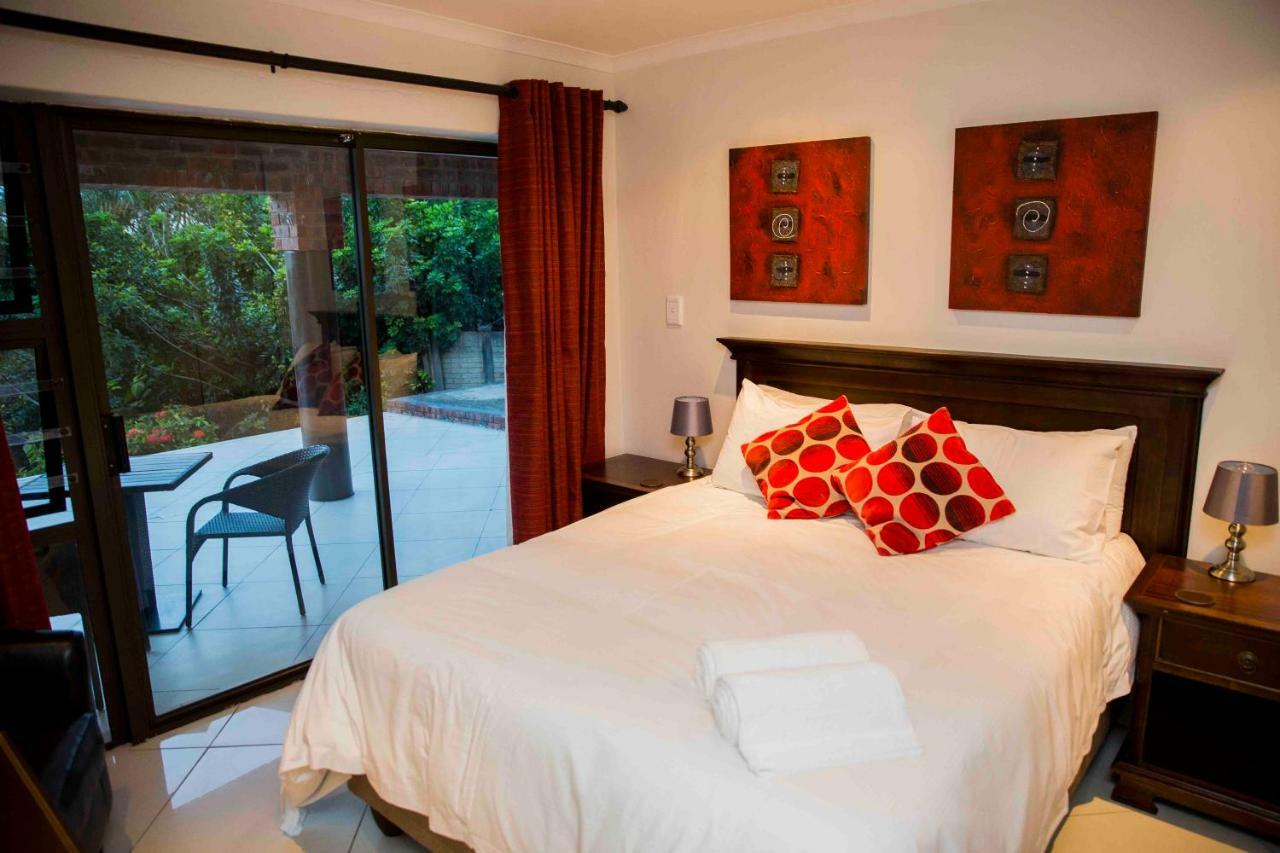 Palmwood Guesthouse Amanzimtoti Bagian luar foto