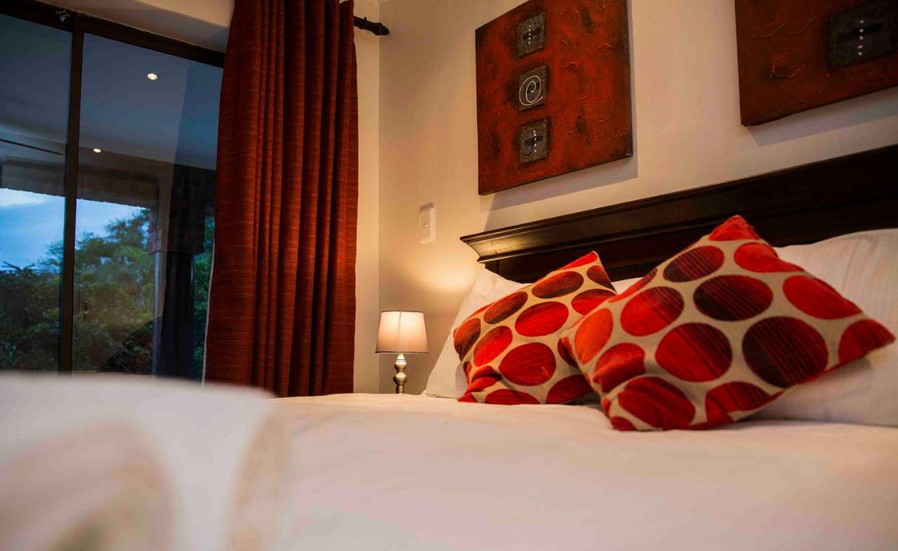 Palmwood Guesthouse Amanzimtoti Bagian luar foto
