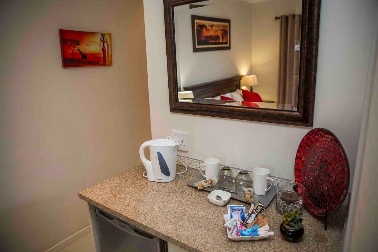 Palmwood Guesthouse Amanzimtoti Bagian luar foto
