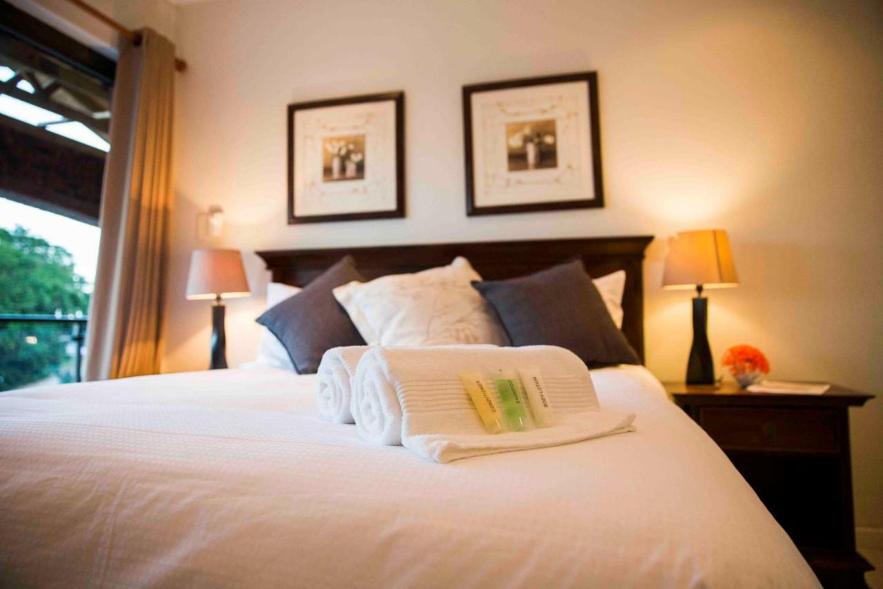 Palmwood Guesthouse Amanzimtoti Bagian luar foto