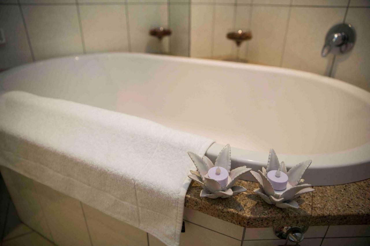 Palmwood Guesthouse Amanzimtoti Bagian luar foto
