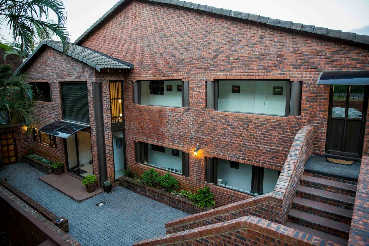Palmwood Guesthouse Amanzimtoti Bagian luar foto